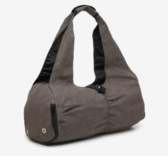 DSW Exclusive Gym Bag - Picture 2 of 5